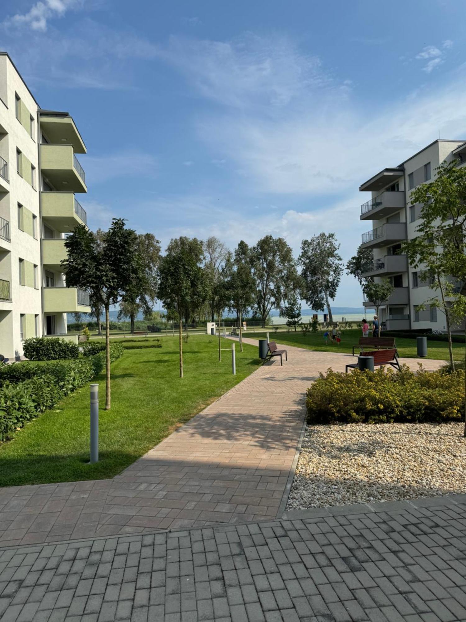 Lelle Resort Apartman Balatonlelle Luaran gambar
